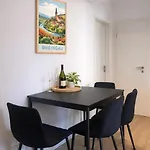 Zentral Wohnen Zwischen Rhein, Altstadt Und Reben Apartamento