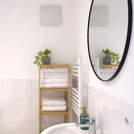 Zentral & Komfortabel: 2 Schlafzimmer, Free Wifi Ruedesheim am Rhein